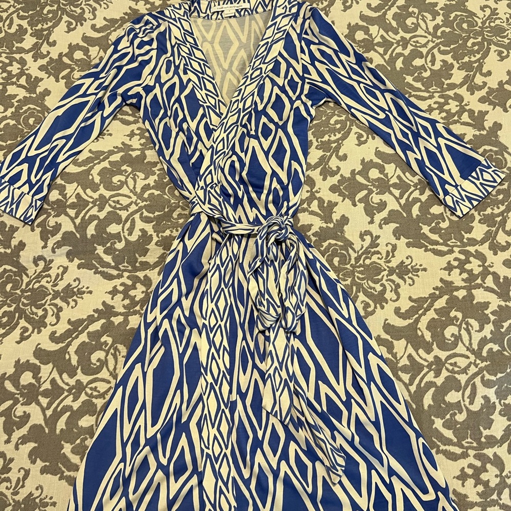 DVF, wrap dress. Size 6.